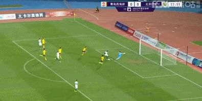 饭店的桌子下面的刺激